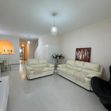 Lovely Renovated For Holiday!